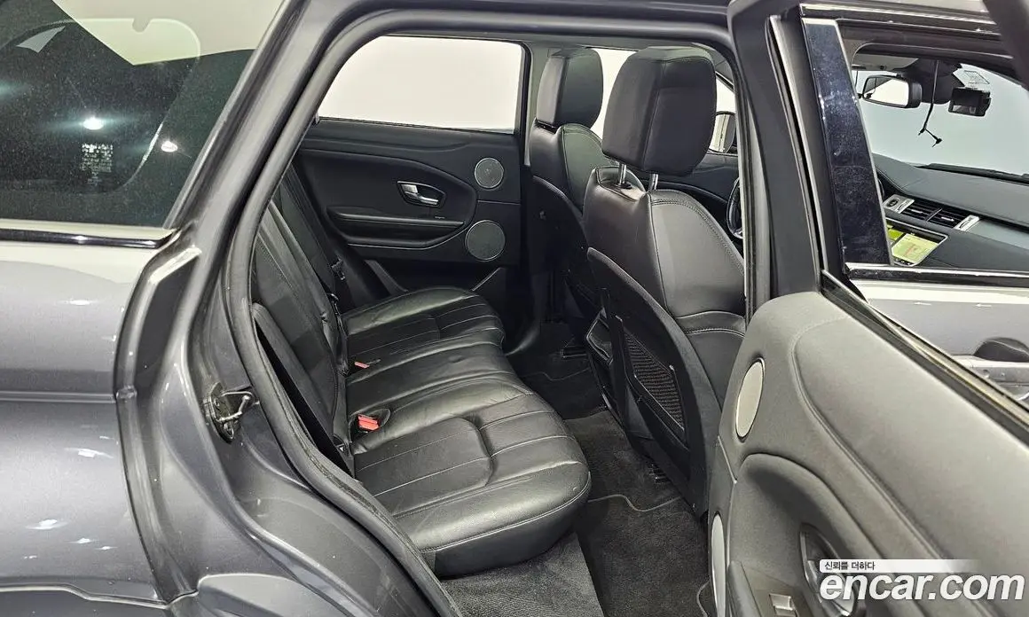 Land Rover Range Rover Evoque 2018 2.0 автомат (гидро), фото 18 Land Rover Range Rover Evoque 2018 2.0 автомат (гидро), фото 18