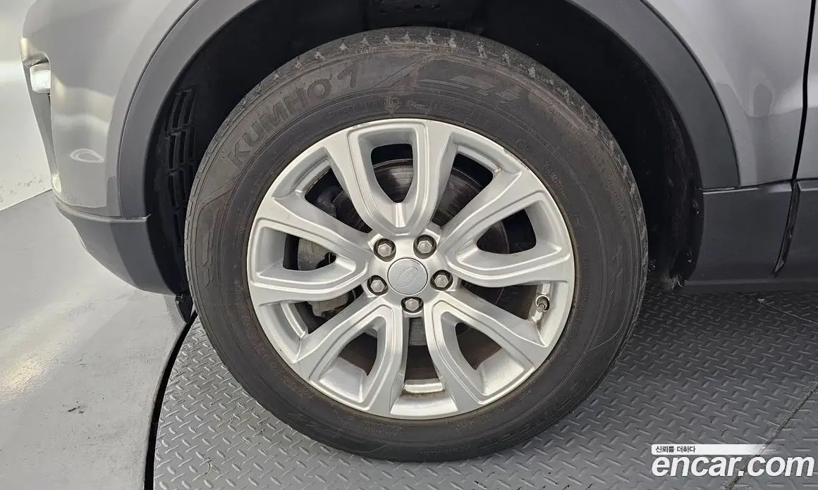 Land Rover Range Rover Evoque 2018 2.0 автомат (гидро), фото 5 Land Rover Range Rover Evoque 2018 2.0 автомат (гидро), фото 5
