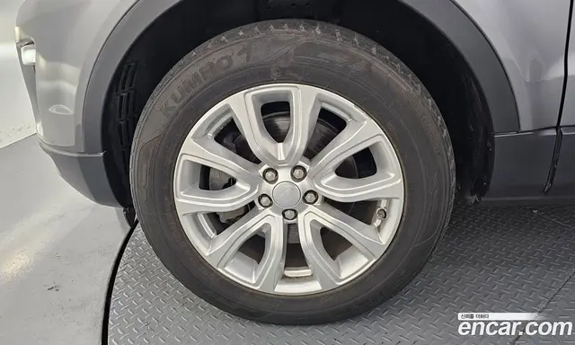 Land Rover Range Rover Evoque 2018 2.0 автомат (гидро), миниатюра 5 Land Rover Range Rover Evoque 2018 2.0 автомат (гидро), миниатюра 5