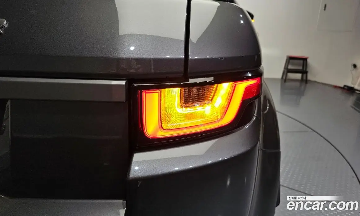 Land Rover Range Rover Evoque 2018 2.0 автомат (гидро), фото 9 Land Rover Range Rover Evoque 2018 2.0 автомат (гидро), фото 9
