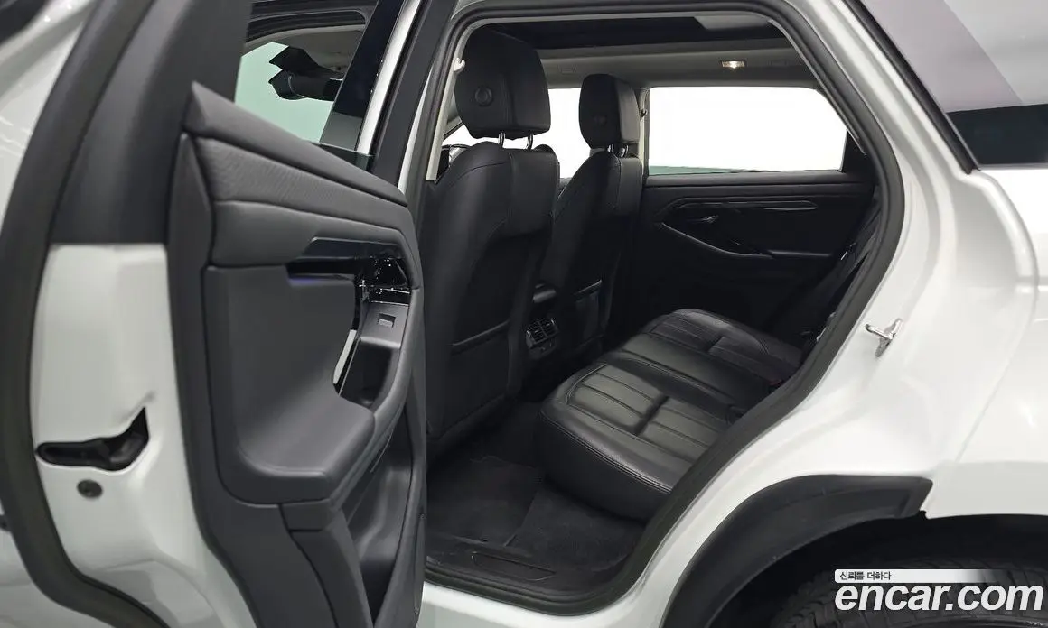 Land Rover Range Rover Evoque 2023 2.0 автомат (гидро), фото 16