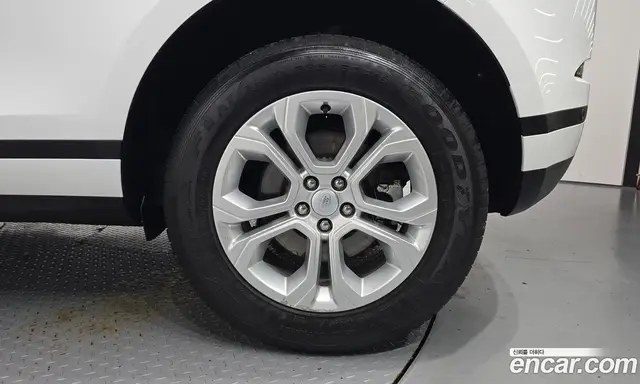 Land Rover Range Rover Evoque 2023 2.0 автомат (гидро), миниатюра 7