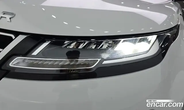 Land Rover Range Rover Evoque 2023 2.0 автомат (гидро), миниатюра 8