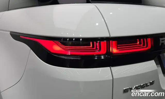 Land Rover Range Rover Evoque 2023 2.0 автомат (гидро), миниатюра 9
