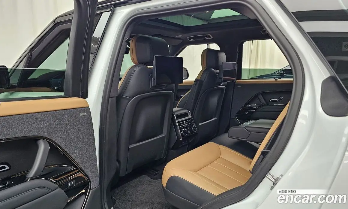 Land Rover Range Rover Sport 2023 3.0 автомат (гидро), фото 12