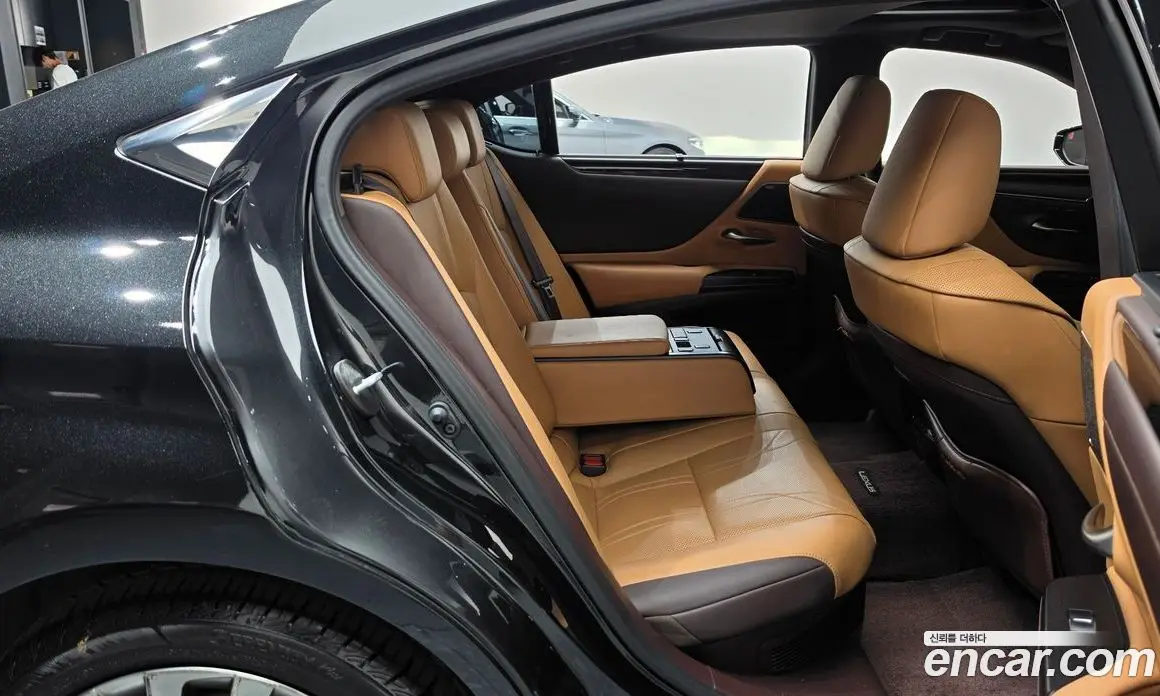 Lexus ES 2021 2.5 автомат (гидро), фото 17