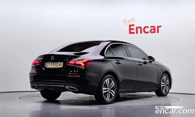 Mercedes-Benz A-Class 2021 2.0 автомат (гидро), миниатюра 2