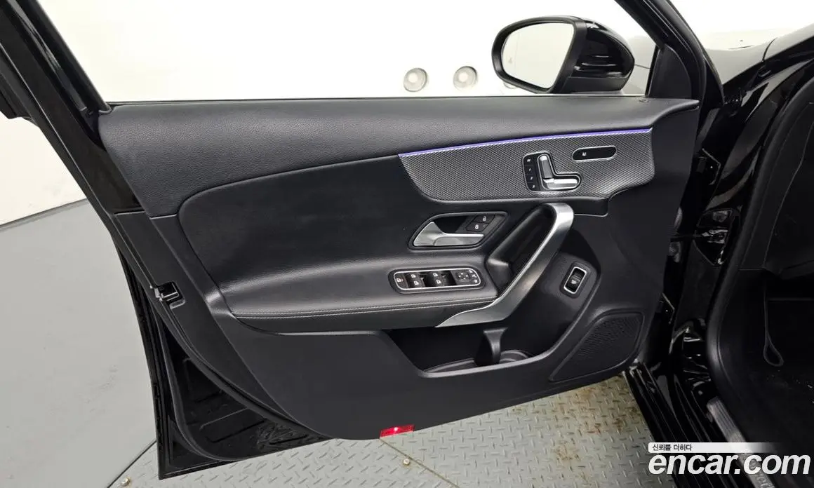 Mercedes-Benz A-Class 2021 2.0 автомат (гидро), фото 14
