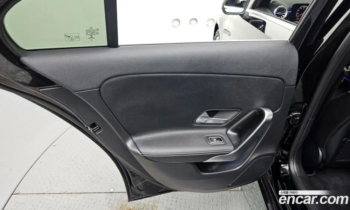 Mercedes-Benz A-Class 2021 2.0 автомат (гидро), фото 15