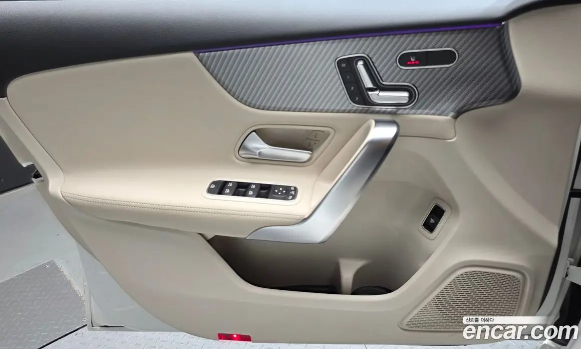 Mercedes-Benz A-Class 2024 2.0 автомат (гидро), фото 14