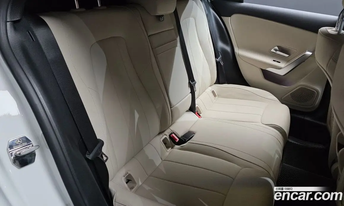 Mercedes-Benz A-Class 2024 2.0 автомат (гидро), фото 17