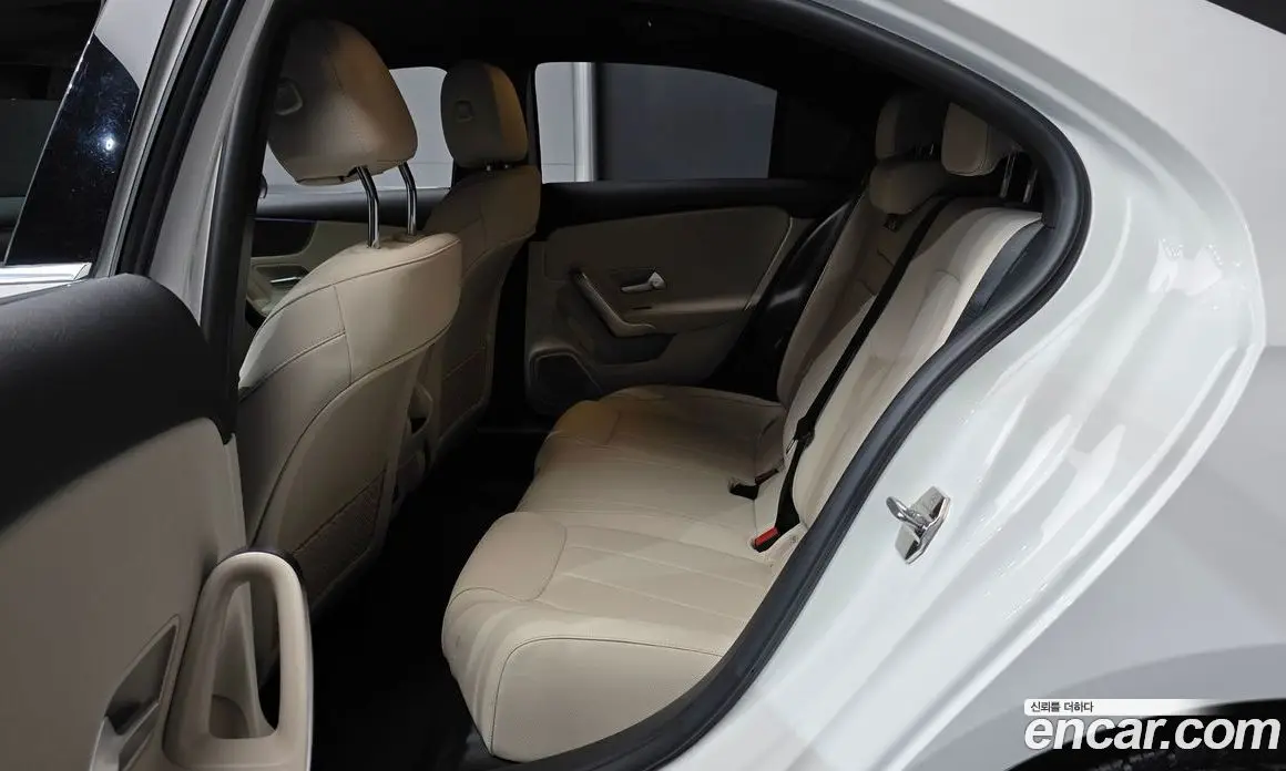 Mercedes-Benz A-Class 2024 2.0 автомат (гидро), фото 18