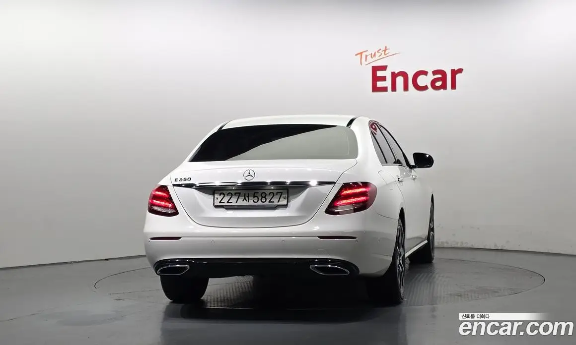 Mercedes-Benz E-Class 2020 2.0 автомат (гидро), фото 4