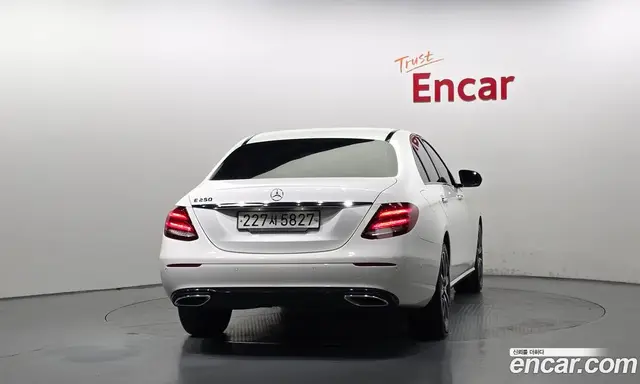 Mercedes-Benz E-Class 2020 2.0 автомат (гидро), миниатюра 4