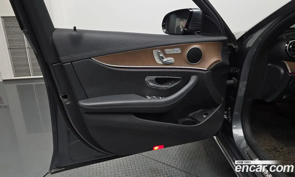 Mercedes-Benz E-Class 2021 2.0 автомат (гидро), фото 13