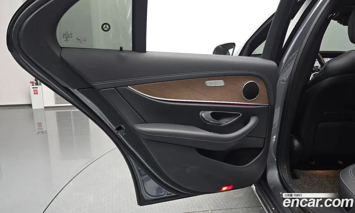 Mercedes-Benz E-Class 2021 2.0 автомат (гидро), фото 14
