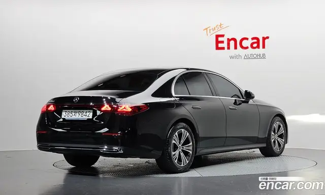 Mercedes-Benz E-Class 2024 2.0 автомат (гидро), миниатюра 2