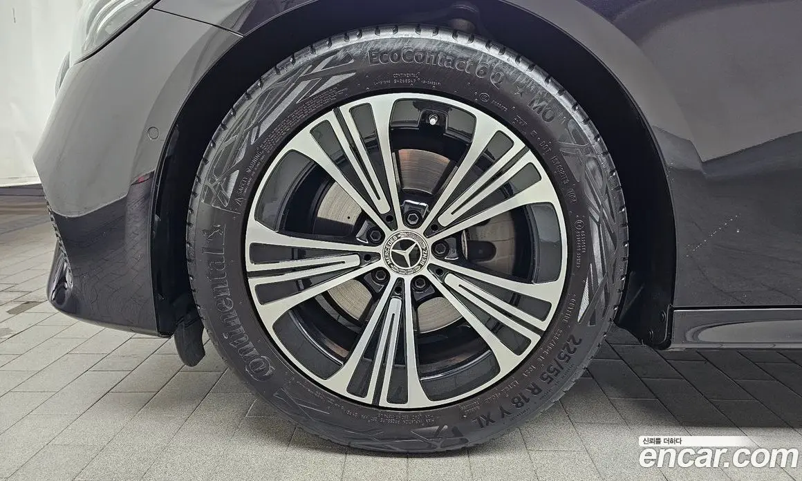 Mercedes-Benz E-Class 2024 2.0 автомат (гидро), фото 5