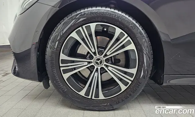 Mercedes-Benz E-Class 2024 2.0 автомат (гидро), миниатюра 5