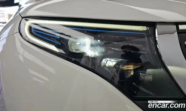 Mercedes-Benz EQC 2020 0.2 автомат (гидро), миниатюра 8