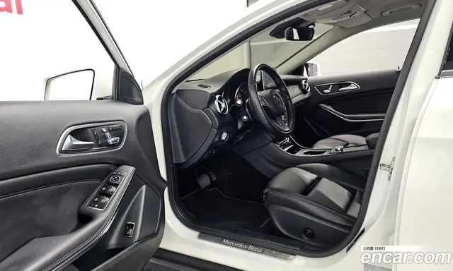 Mercedes-Benz GLA-Class 2019 2.0 автомат (гидро), миниатюра 12