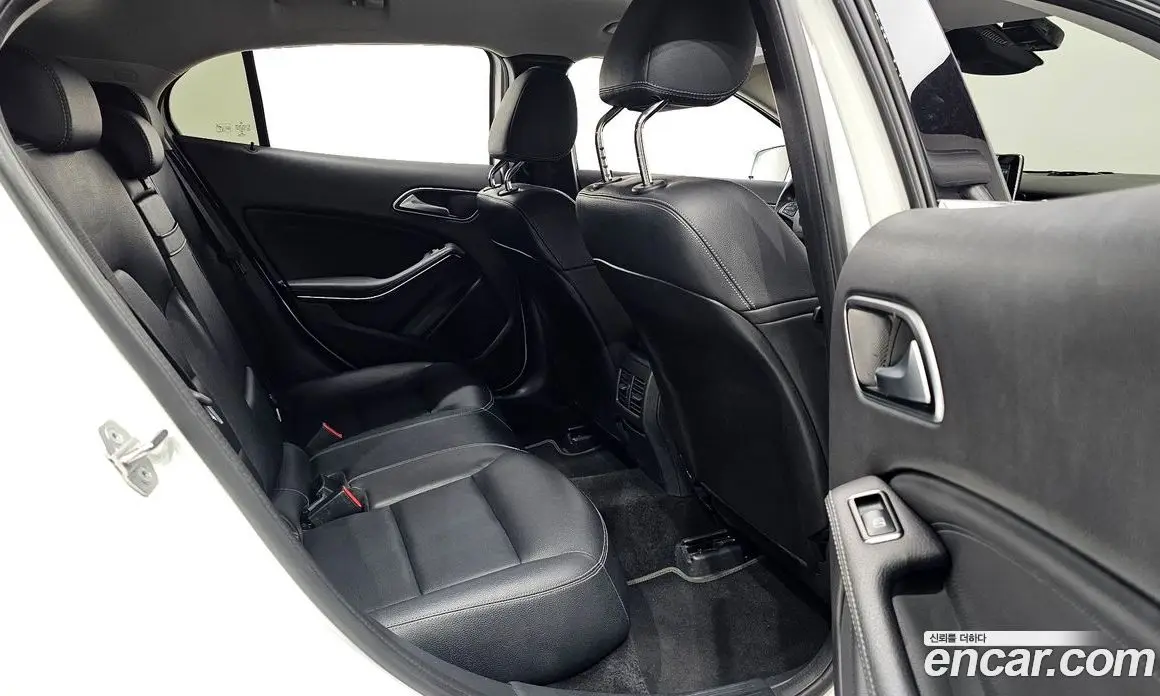 Mercedes-Benz GLA-Class 2019 2.0 автомат (гидро), фото 17 Mercedes-Benz GLA-Class 2019 2.0 автомат (гидро), фото 17