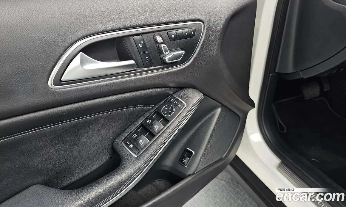 Mercedes-Benz GLA-Class 2019 2.0 автомат (гидро), фото 18 Mercedes-Benz GLA-Class 2019 2.0 автомат (гидро), фото 18