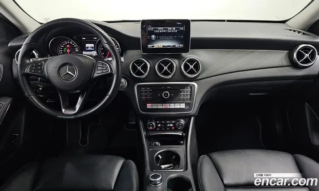 Mercedes-Benz GLA-Class 2019 2.0 автомат (гидро), миниатюра 9 Mercedes-Benz GLA-Class 2019 2.0 автомат (гидро), миниатюра 9