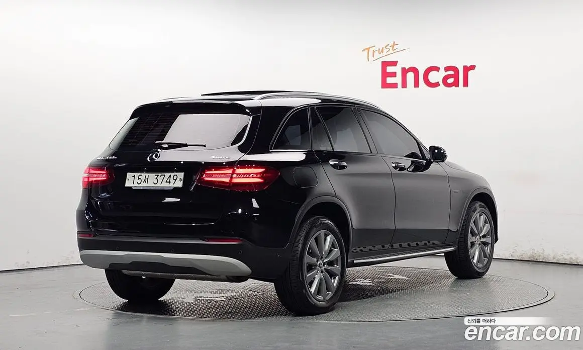 Mercedes-Benz GLC-Class 2018 2.0 автомат (гидро), фото 1 Mercedes-Benz GLC-Class 2018 2.0 автомат (гидро), фото 1