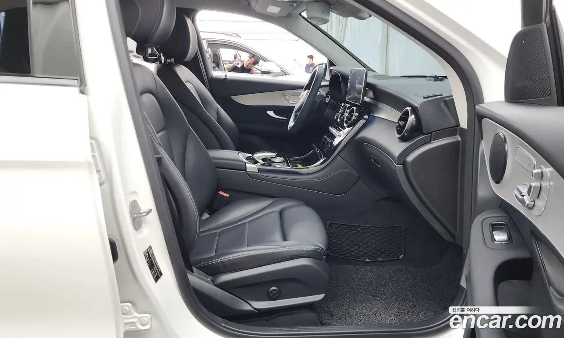 Mercedes-Benz GLC-Class 2019 2.0 автомат (гидро), фото 17 Mercedes-Benz GLC-Class 2019 2.0 автомат (гидро), фото 17