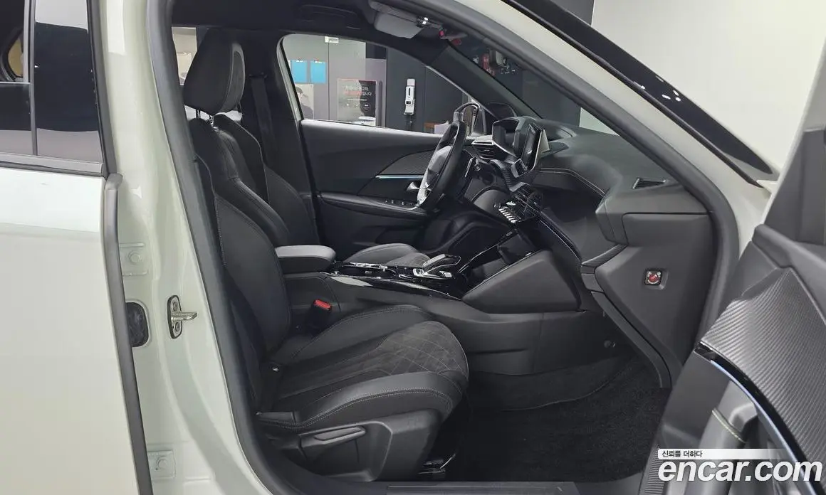 Peugeot 2008 2021 1.5 автомат (гидро), фото 17