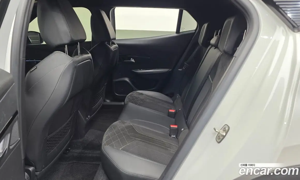 Peugeot 2008 2021 1.5 автомат (гидро), фото 18