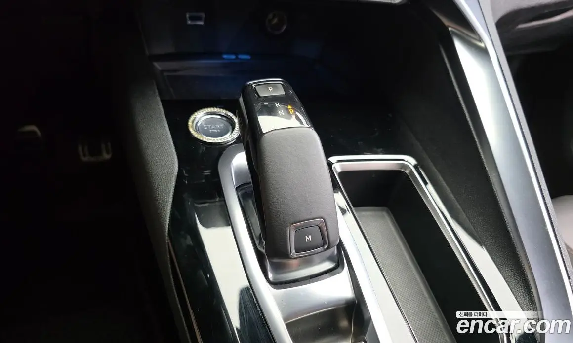 Peugeot 3008 2018 2.0 автомат (гидро), фото 12