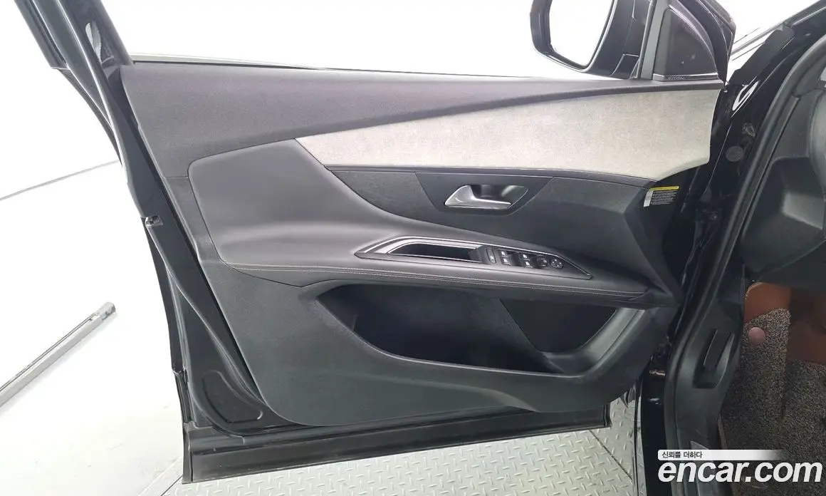 Peugeot 3008 2018 2.0 автомат (гидро), фото 14