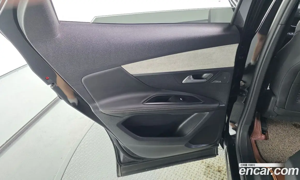 Peugeot 3008 2018 2.0 автомат (гидро), фото 15