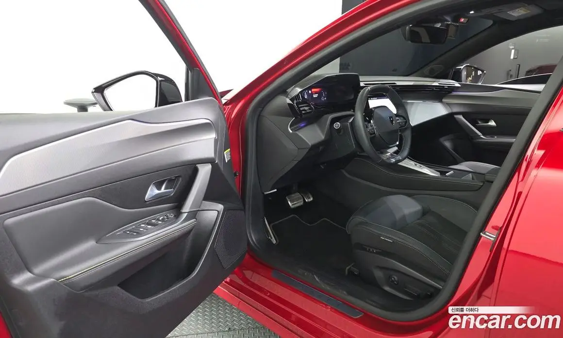 Peugeot 308 2025 1.2 автомат (гидро), фото 13 Peugeot 308 2025 1.2 автомат (гидро), фото 13