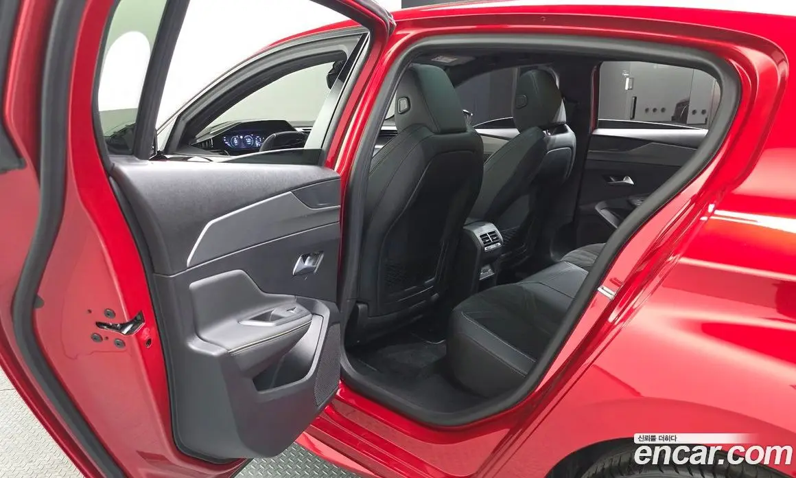 Peugeot 308 2025 1.2 автомат (гидро), фото 16 Peugeot 308 2025 1.2 автомат (гидро), фото 16