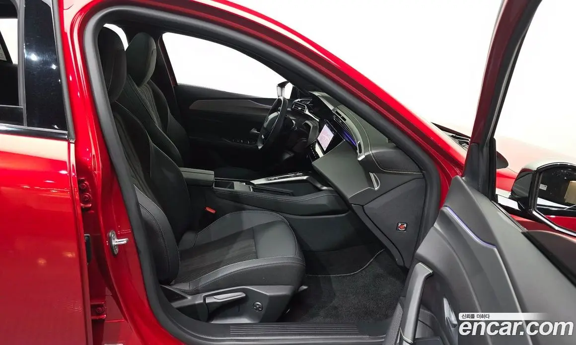 Peugeot 308 2025 1.2 автомат (гидро), фото 17 Peugeot 308 2025 1.2 автомат (гидро), фото 17