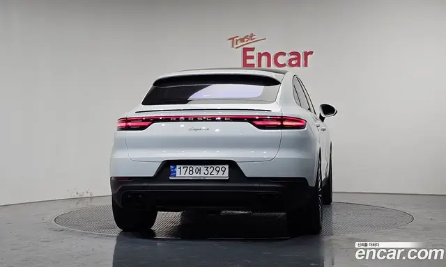 Porsche Cayenne 2023 3.0 автомат (гидро), миниатюра 3