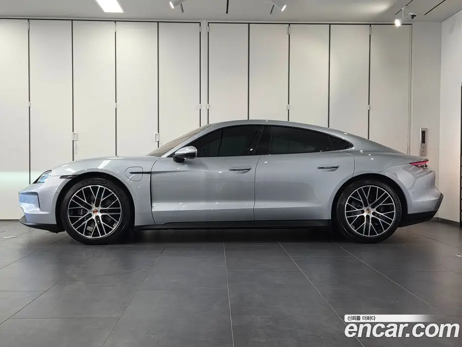 Porsche Taycan 2024 0.1 автомат (гидро), фото 6