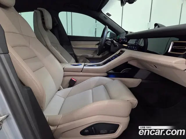 Porsche Taycan 2024 0.1 автомат (гидро), миниатюра 7