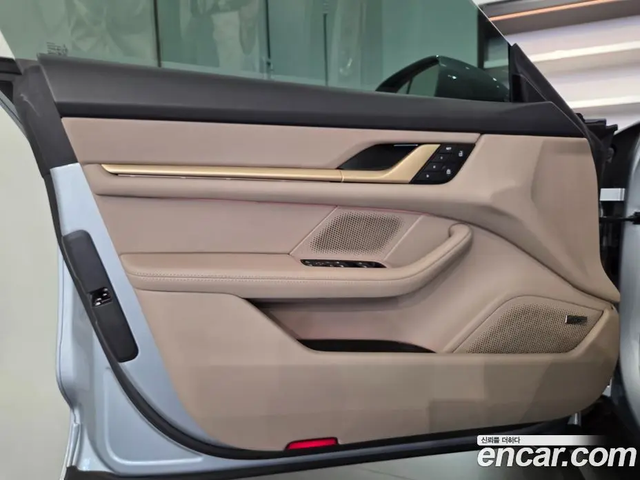 Porsche Taycan 2024 0.1 автомат (гидро), фото 10