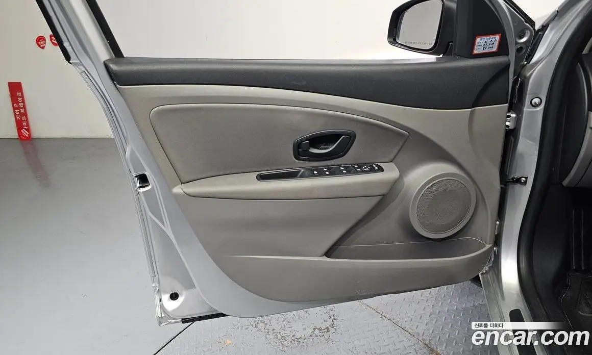 Renault (Samsung) SM3 2012 1.6 автомат (гидро), фото 14 Renault (Samsung) SM3 2012 1.6 автомат (гидро), фото 14