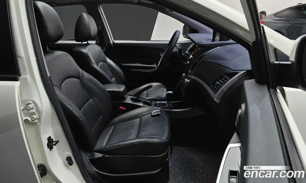 SsangYong Korando 2015 2.0 автомат (гидро), фото 16