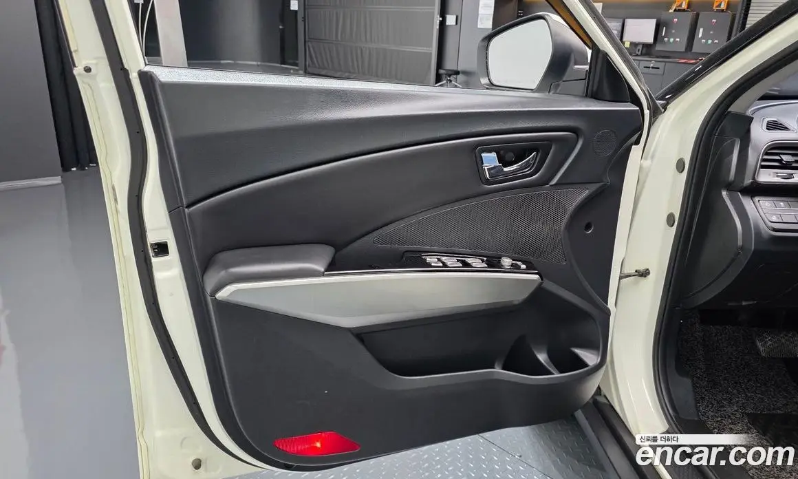 SsangYong TIBOLI 2015 1.6 автомат (гидро), фото 14 SsangYong TIBOLI 2015 1.6 автомат (гидро), фото 14