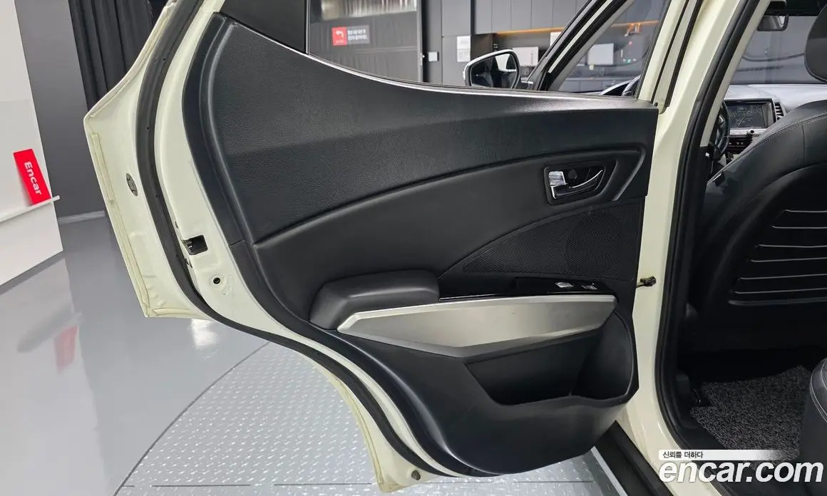 SsangYong TIBOLI 2015 1.6 автомат (гидро), фото 15 SsangYong TIBOLI 2015 1.6 автомат (гидро), фото 15