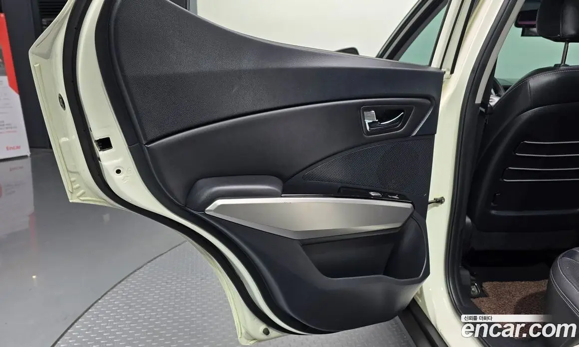 SsangYong TIBOLI 2015 1.6 автомат (гидро), фото 14
