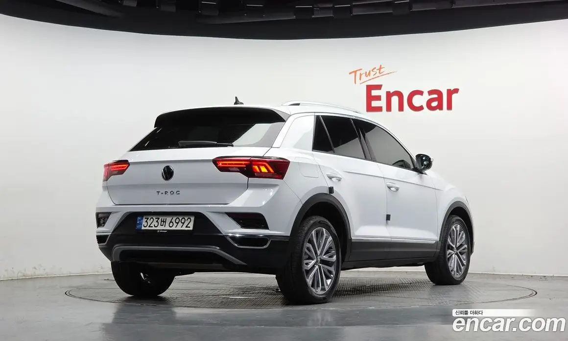 Volkswagen T-Roc 2021 2.0 автомат (гидро), фото 1 Volkswagen T-Roc 2021 2.0 автомат (гидро), фото 1