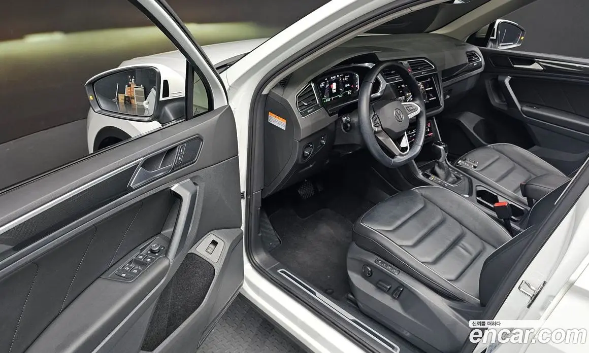 Volkswagen Tiguan 2022 2.0 автомат (гидро), фото 12 Volkswagen Tiguan 2022 2.0 автомат (гидро), фото 12