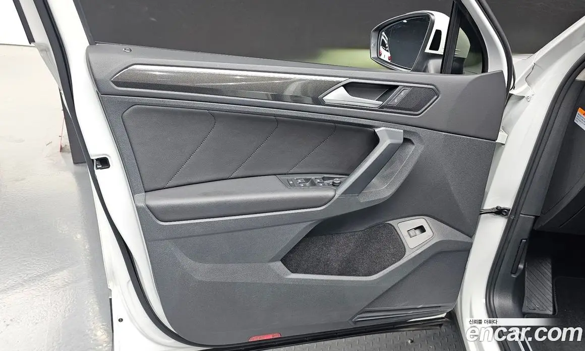Volkswagen Tiguan 2022 2.0 автомат (гидро), фото 13 Volkswagen Tiguan 2022 2.0 автомат (гидро), фото 13